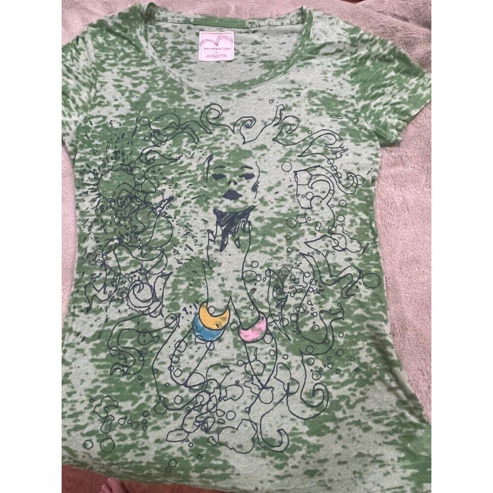 Levi’s red tab Medusa‎ t-shirt